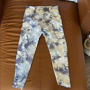 Aerie White and Gray Tie-Dye Leggings